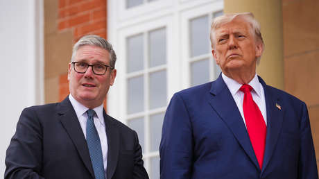 Politico: Trump está "descontento" con Starmer tras el despido del embajador británico en EE.UU. por vínculos con Epstein