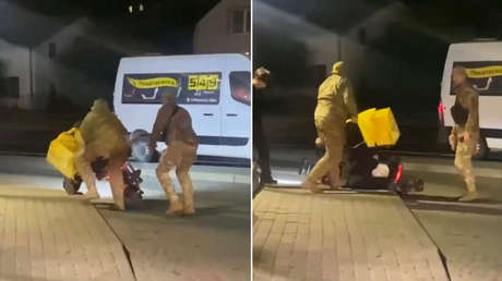 VIDEO: Apresan a un repartidor en moto para movilizarlo mientras trabajaba en Ucrania