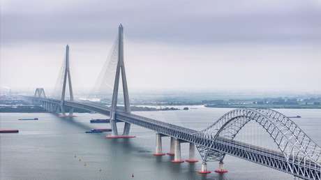 VIDEO: Impresionantes imágenes del puente colgante más largo del mundo, inaugurado en China