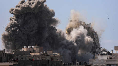 VIDEO: El brutal colapso del edificio residencial más alto de Gaza a manos de Israel