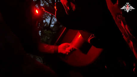 VIDEO: Artilleros rusos despejan el camino a grupos de asalto en Donbass