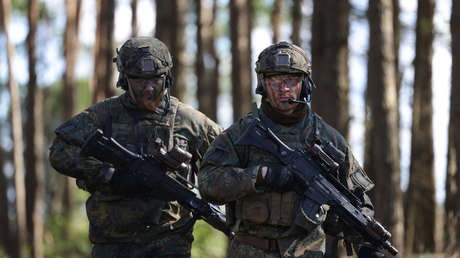 Lavrov: La UE quiere revivir la "máquina de guerra" europea