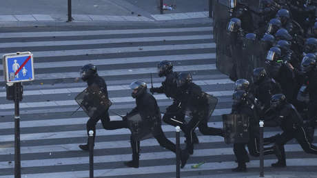 Multitud millonaria paraliza Francia en megaprotesta contra el Gobierno (VIDEOS)