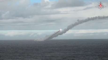 VIDEO: Submarinos nucleares rusos disparan misiles en ejercicios de combate