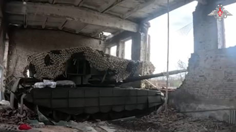 VIDEO: Tanques rusos dejan reducidos a cenizas a bastiones ucranianos
