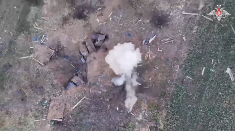VIDEO: Drones rusos eliminan búnkeres y posiciones de tiro ucranianos