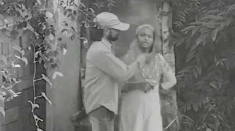 FUERTE VIDEO: Viaja 175 km para hacer las paces con su esposa y le corta el cuello en plena calle