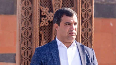 Asesinan a tiros a un político opositor armenio (VIDEO)