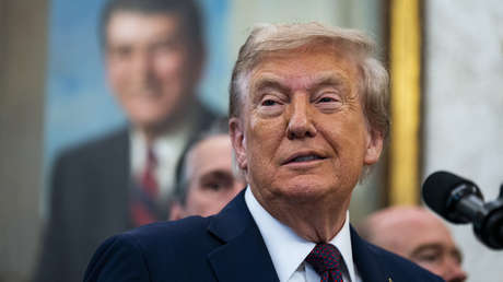 VIDEO: Trump coloca esto donde debería haber una foto de Biden en la Casa Blanca