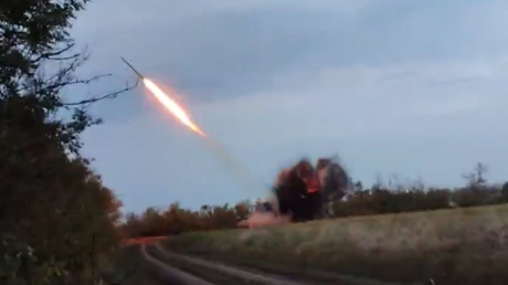 VIDEO: 'Huracán' ruso diezma сon fuego a reacción al personal de una posición ucraniana en Donbass
