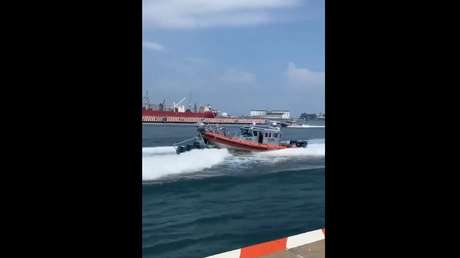 VIDEO: Dos lanchas de la Marina chocan durante un ensayo en México