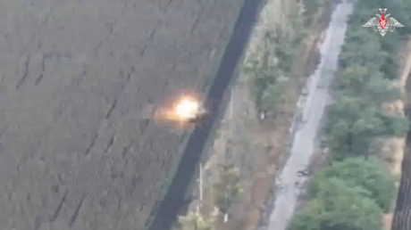 Fuego desde el cielo: drones rusos diezman al enemigo en múltiples frentes (VIDEO)