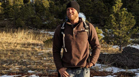 Montañista que sufrió costillas rotas y un pulmón perforado atribuye su supervivencia a este simple accesorio