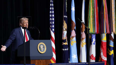 Trump a la cúpula militar: "Si no les gusta lo que digo, pueden salir de la sala, pero se irán con su rango y futuro"