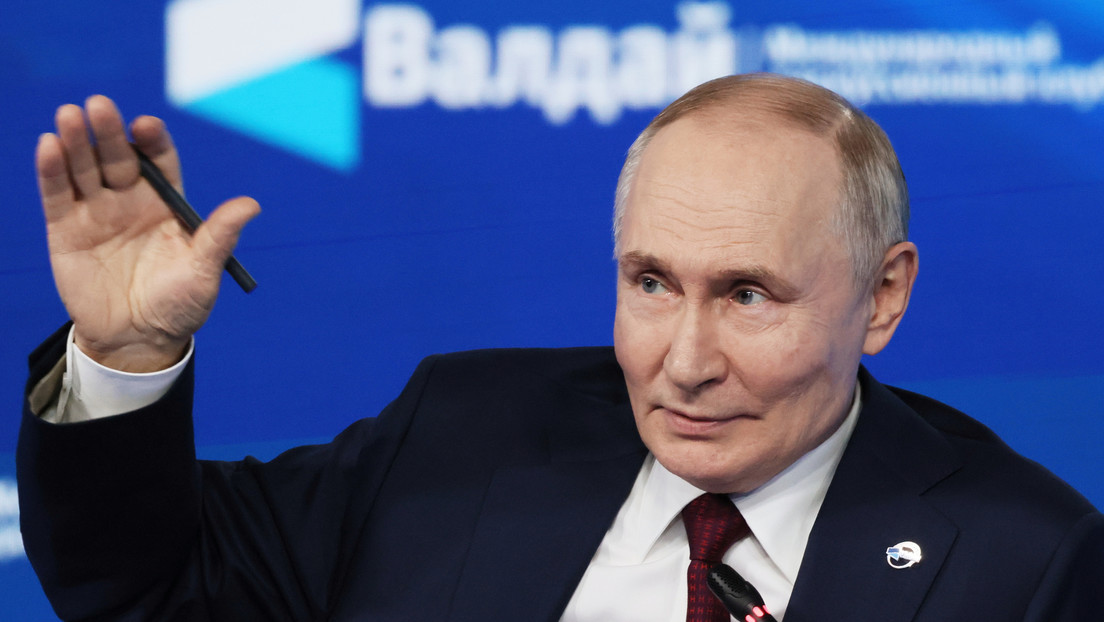 Putin describe el orden liberal occidental: "Acepta las condiciones, no pienses y sé feliz"