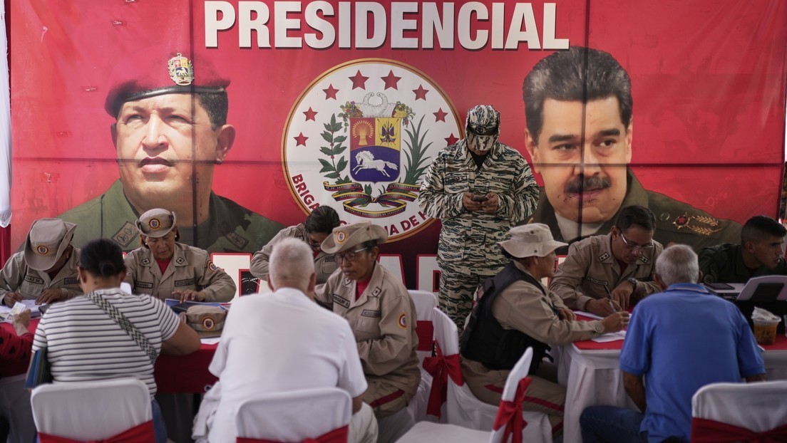 Maduro anuncia la formación de "un poderoso movimiento popular militar bolivariano"