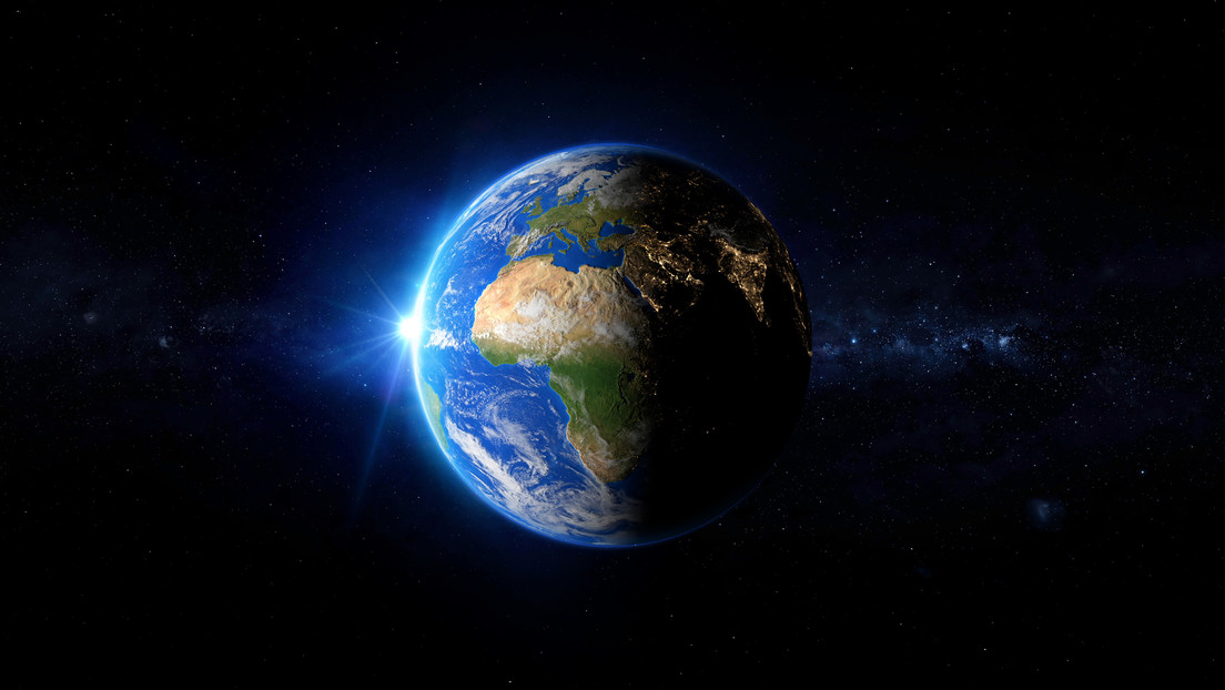 La Tierra refleja cada vez menos luz