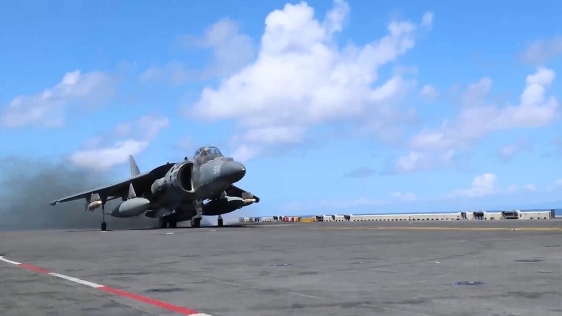 VIDEO: Aviones de combate de EE.UU. ensayan bombardeos con fuego real en el Caribe