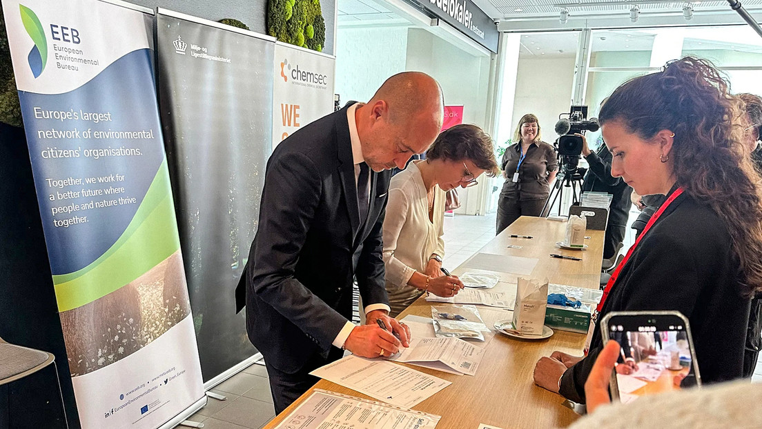 "Nadie es inmune": Análisis de sangre muestra de qué están 'contaminados' líderes de la UE