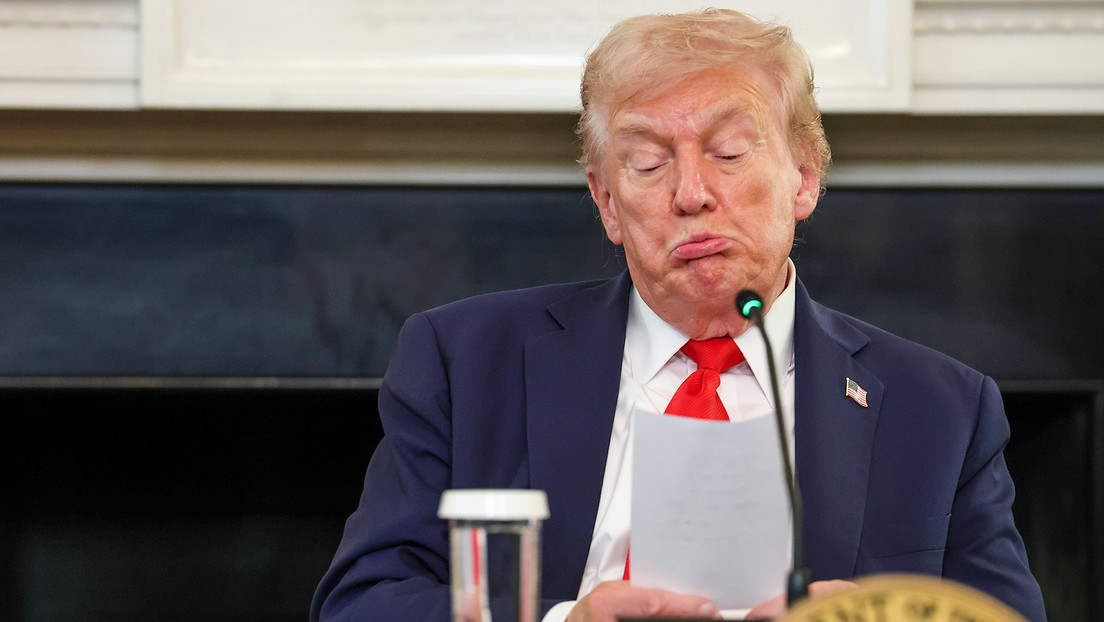 Logran descifrar lo que decía la misteriosa nota que Rubio le entregó a Trump