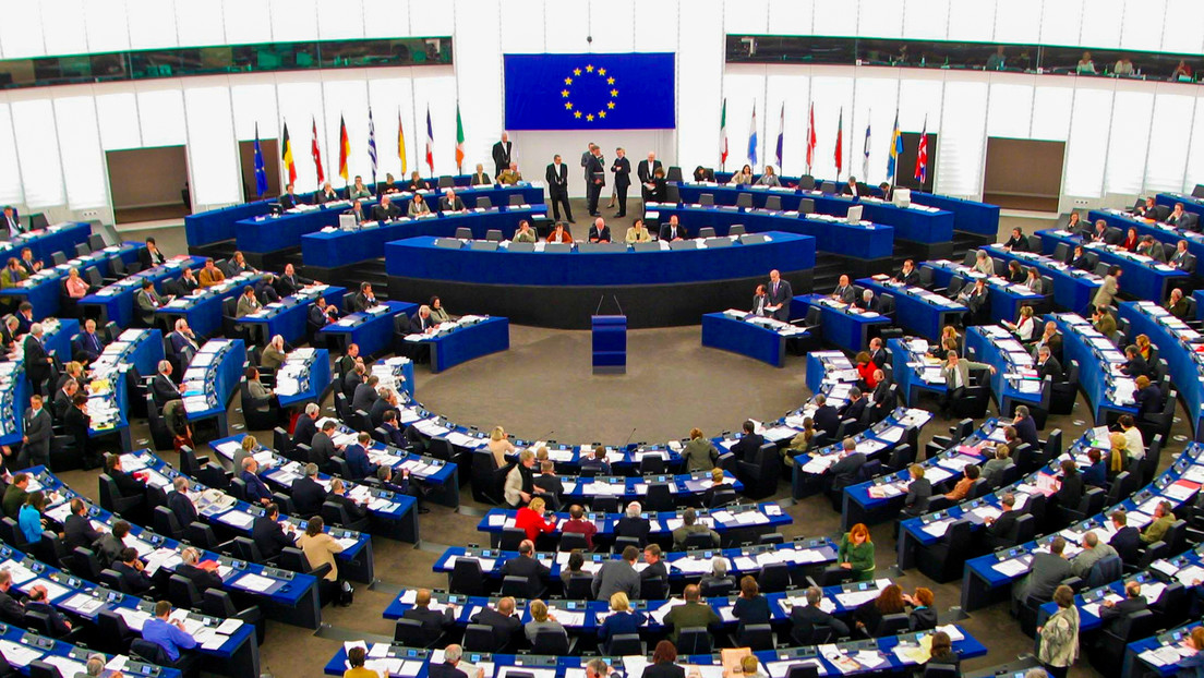 Parlamento Europeo aprueba resolución que insta a derribar aviones rusos en el cielo de Europa