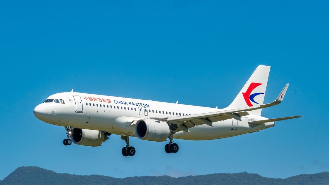 Washington propone prohibir a las aerolíneas chinas sobrevolar Rusia en viajes desde y hacia EE.UU.