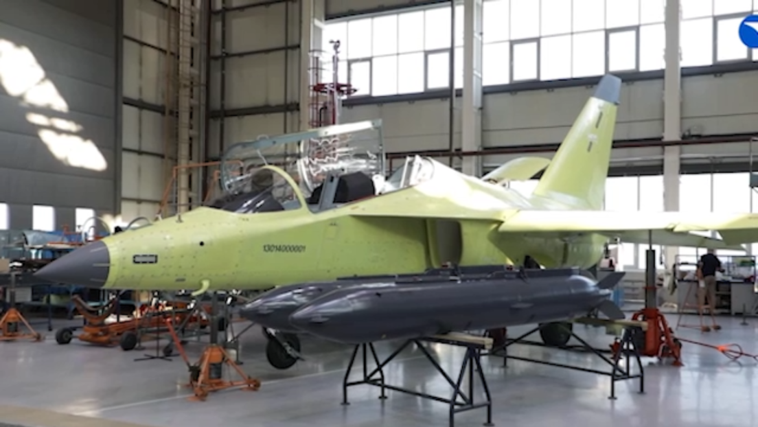 Rusia muestra su modernizado avión de entrenamiento y combate (VIDEO)