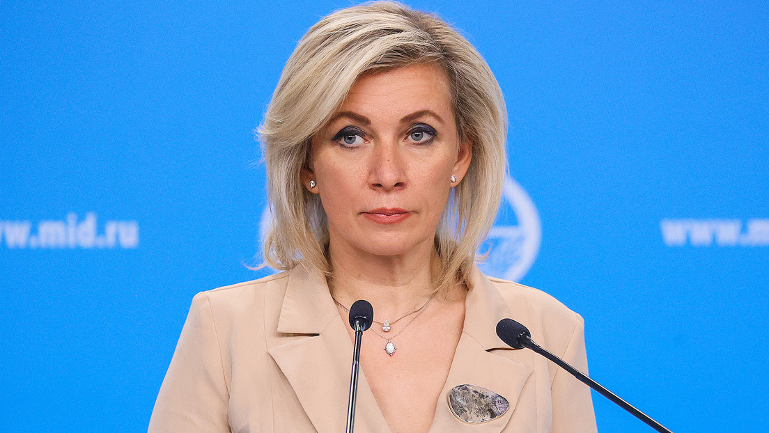 "Mentira descarada": Zajárova destroza a Occidente con un recordatorio de su historia