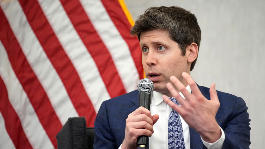 CEO de OpenAI comenta su decisión de incluir contenido erótico en ChatGPT