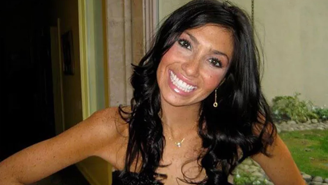 La historia de la profesora que 'se suicidó' con puñaladas en la espalda