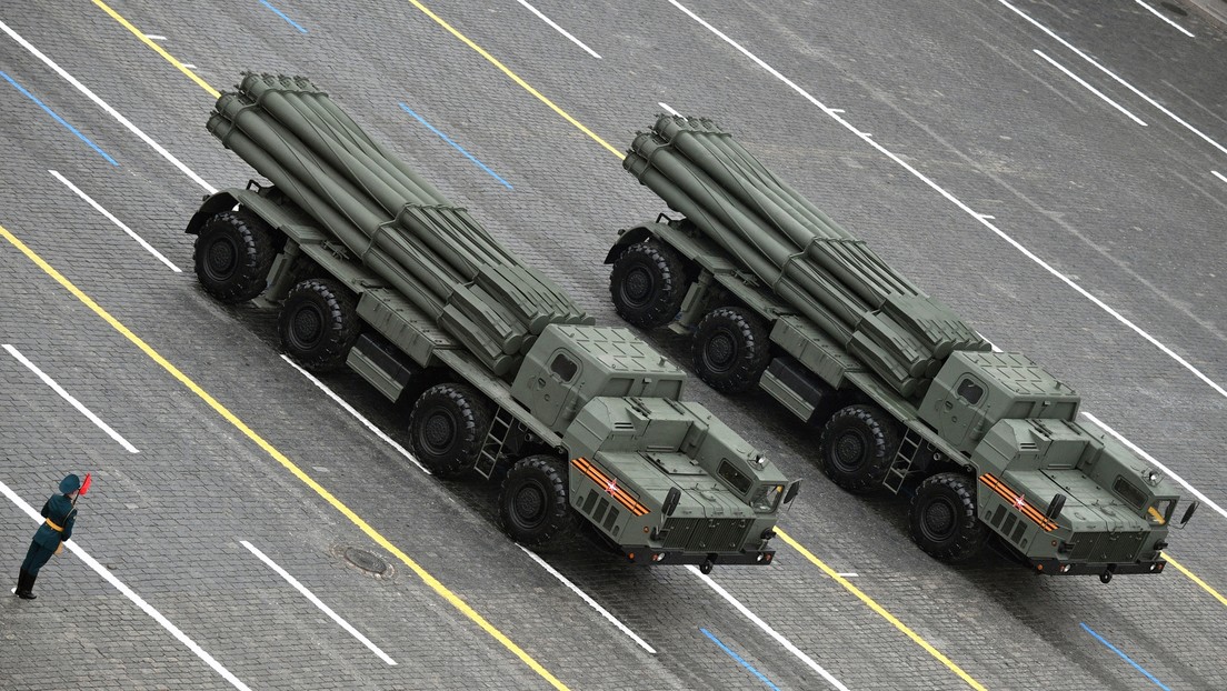 Reyes de la artillería reactiva: cómo son los 'tornados' rusos que arrasan en el frente