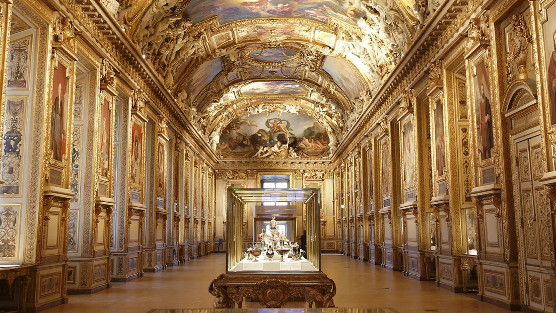 ¿Cuánto cuestan las joyas imperiales robadas en el Louvre?