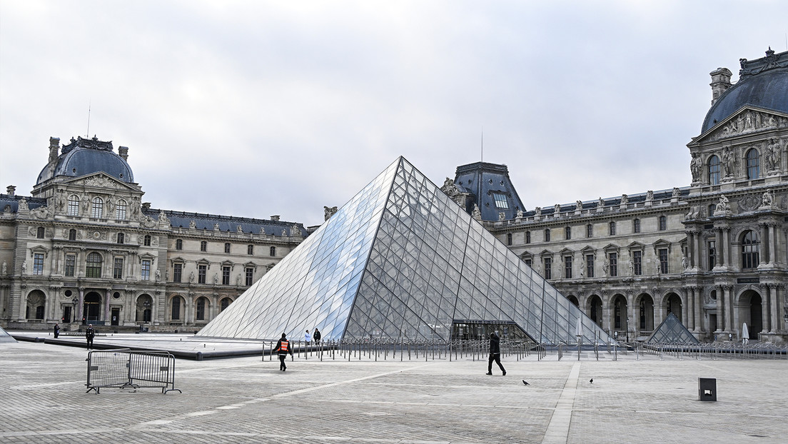 Contratada "para incrementar la diversidad": critican duramente a la jefa de seguridad del Louvre