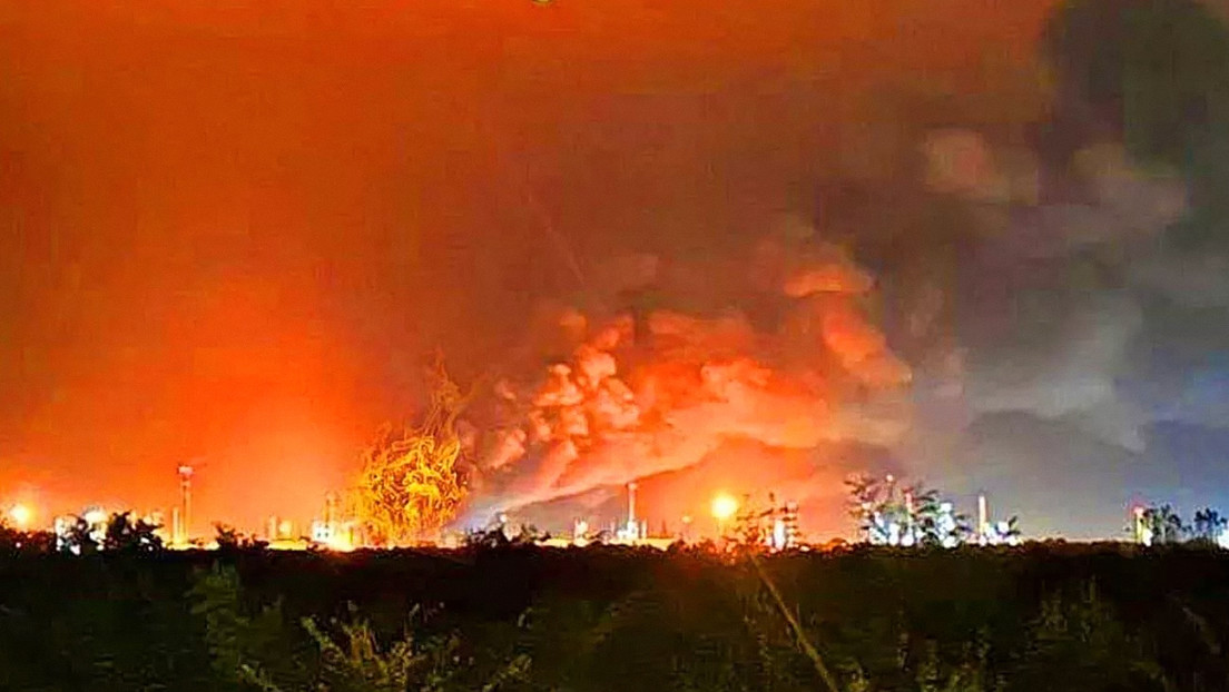 La incómoda pregunta del enviado de Putin sobre el incendio en la mayor refinería de Hungría