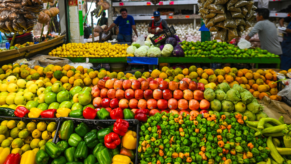 Las extorsiones narco condicionan el precio de los alimentos en este país