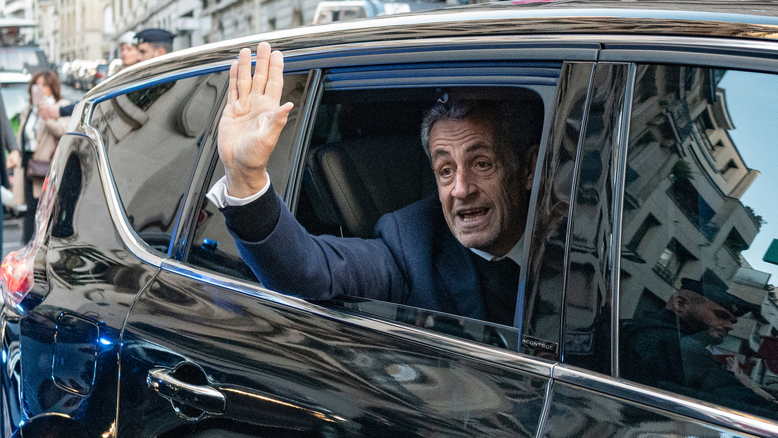 "Lo sabemos todo", "¡despierta!": Presos dan la 'bienvenida' a Sarkozy