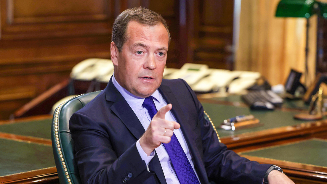 Medvédev: Decisiones de Trump son "un acto de guerra contra Rusia"