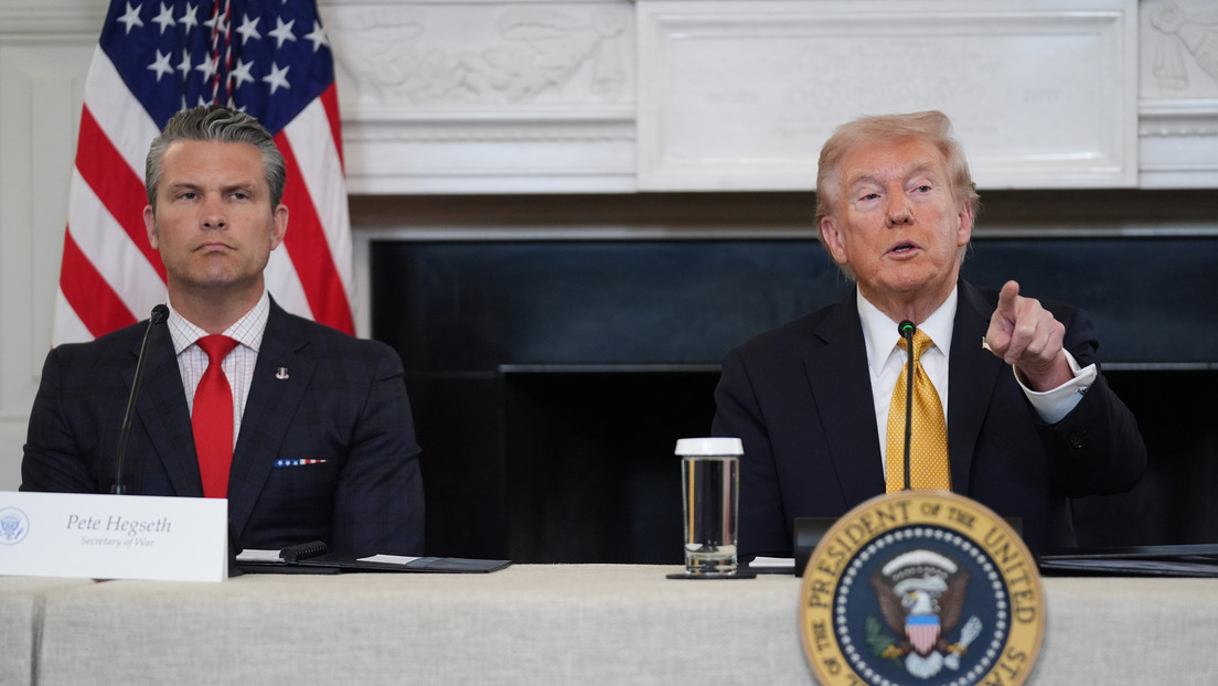 El secretario de Guerra de EE.UU. da detalles sobre los sobrevivientes de ataques en el Caribe