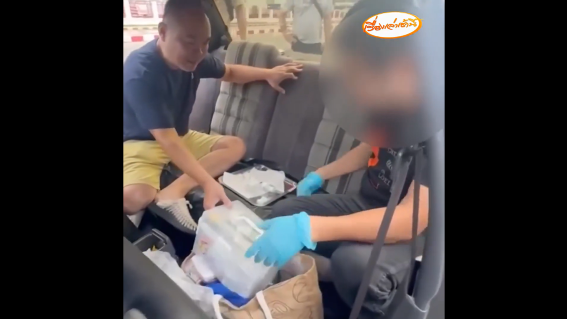 Arrestan a un hombre que practicaba alargamientos de pene en su coche