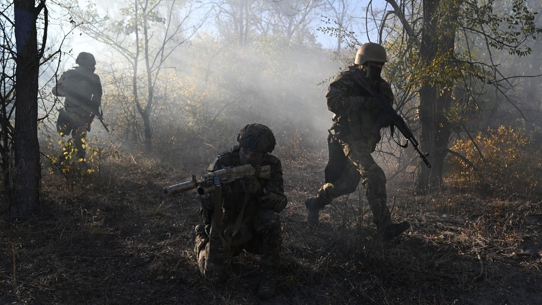 Más de 10.000 militares ucranianos rodeados: jefe del Estado Mayor reporta a Putin la situación en el frente