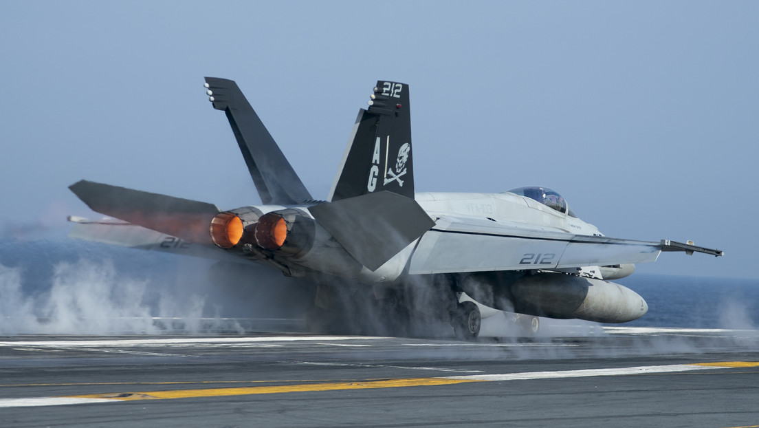 Un caza y un helicóptero militar de EE.UU. se estrellan en el mar de la China Meridional