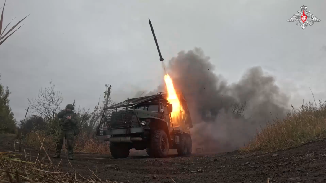 VIDEO: Artillería rusa asesta poderosos ataques contra fortificaciones ucranianas
