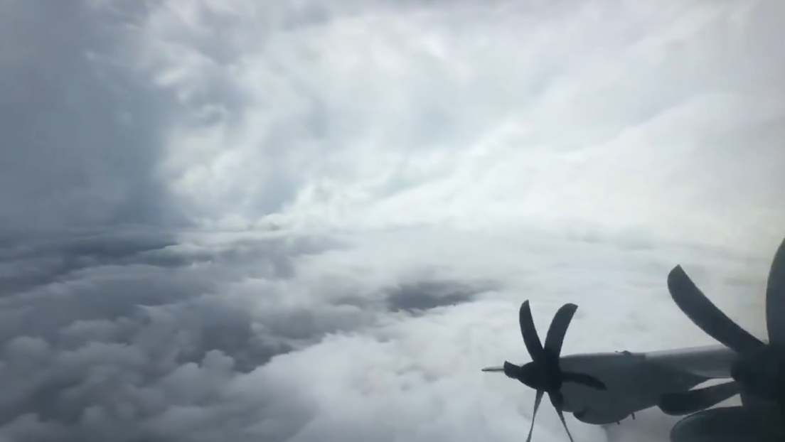 VIDEO: Impresionantes imágenes del interior del huracán Melissa