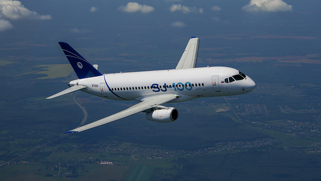 "Un cambio de juego": India fabricará los aviones civiles rusos SJ-100 para rutas nacionales