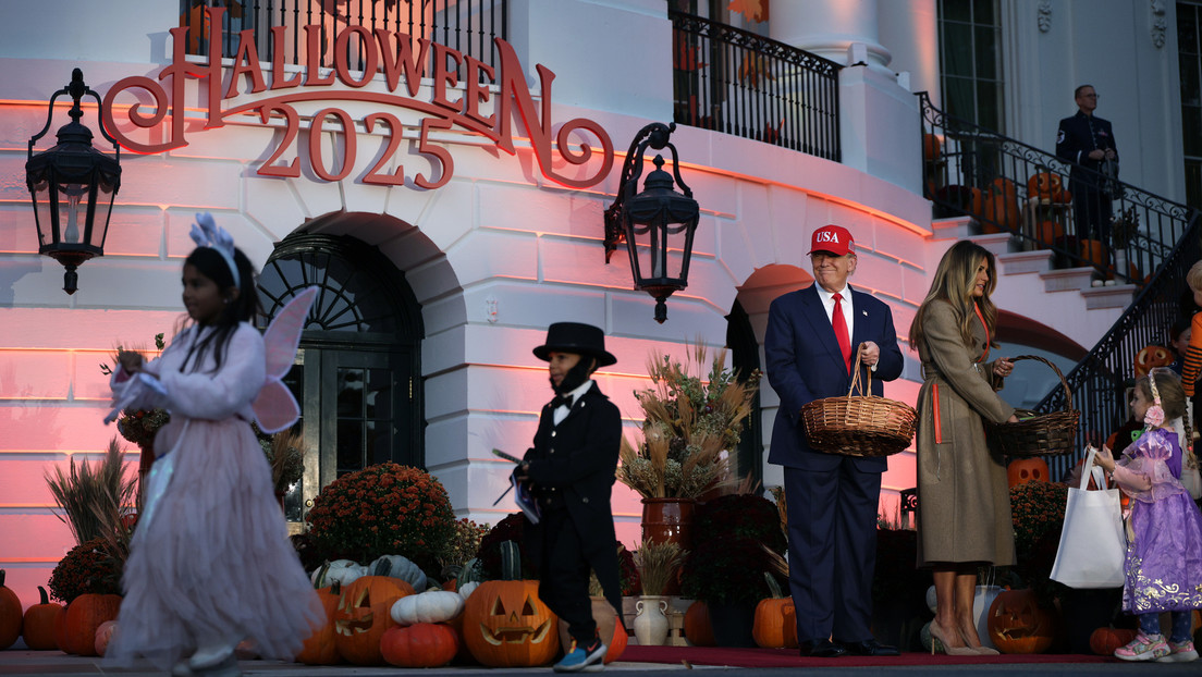 VIDEO: Trump es sorprendido por un 'mini Trump' en Halloween