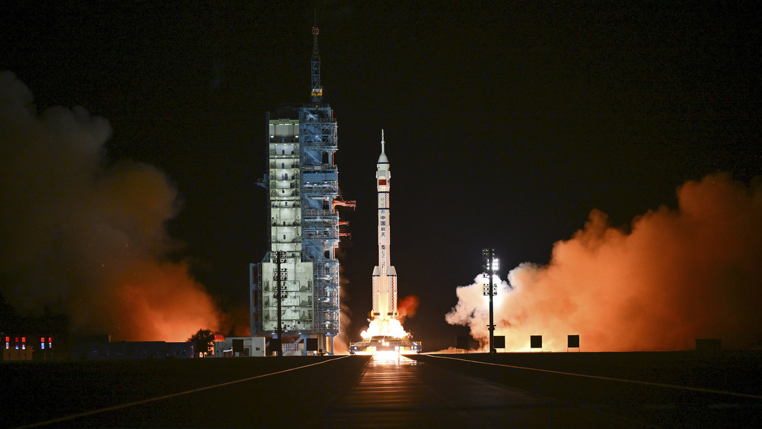 VIDEO: astronauta chino muestra con qué juega mientras viaja a la estación espacial