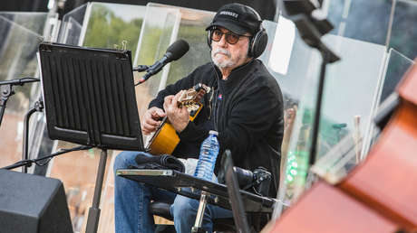 La millonaria recaudación de varios conciertos de Silvio Rodríguez queda en suspenso