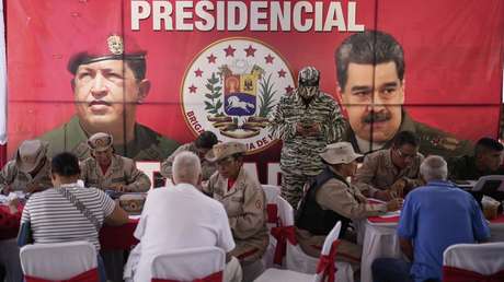 Maduro anuncia la formación de "un poderoso movimiento popular militar bolivariano"