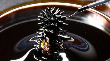 Crean un metal con "propiedades únicas" que desafían las leyes de la física