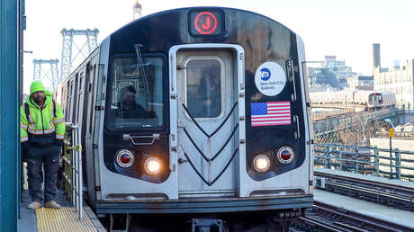 Dos adolescentes mueren en EE.UU. al intentar un peligroso 'trend' en el metro (VIDEO)